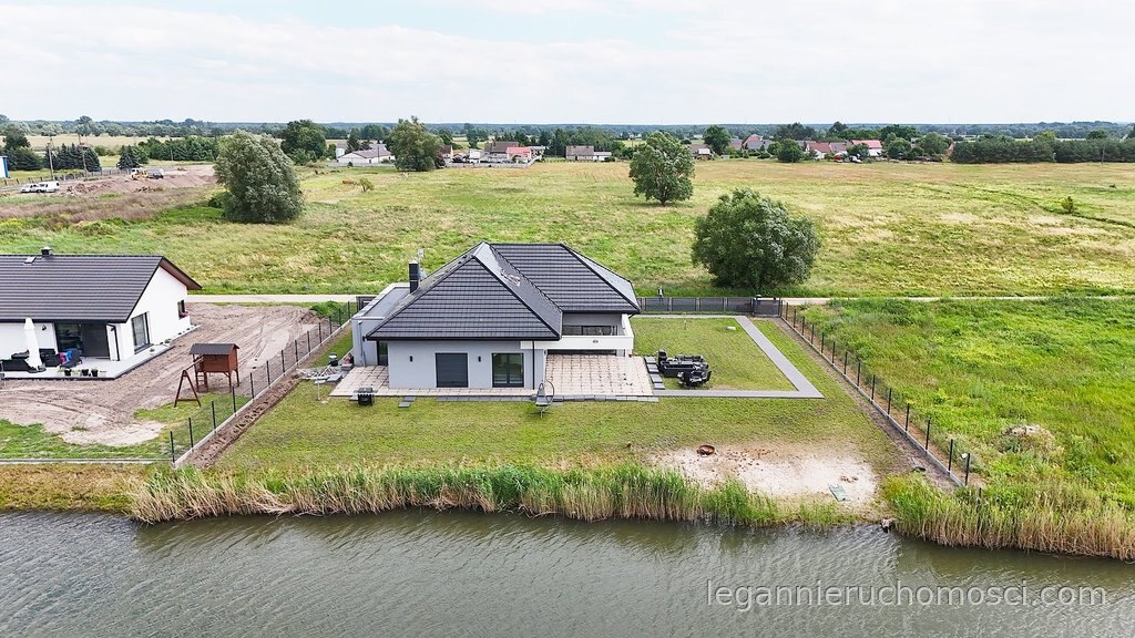 Dom, 5 pokoi, 232,19 m², Dzierżów