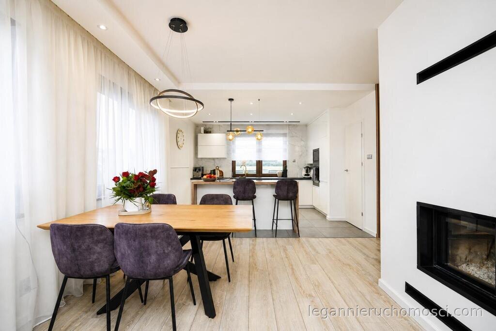 Dom, 5 pokoi, 211,29 m², Santocko