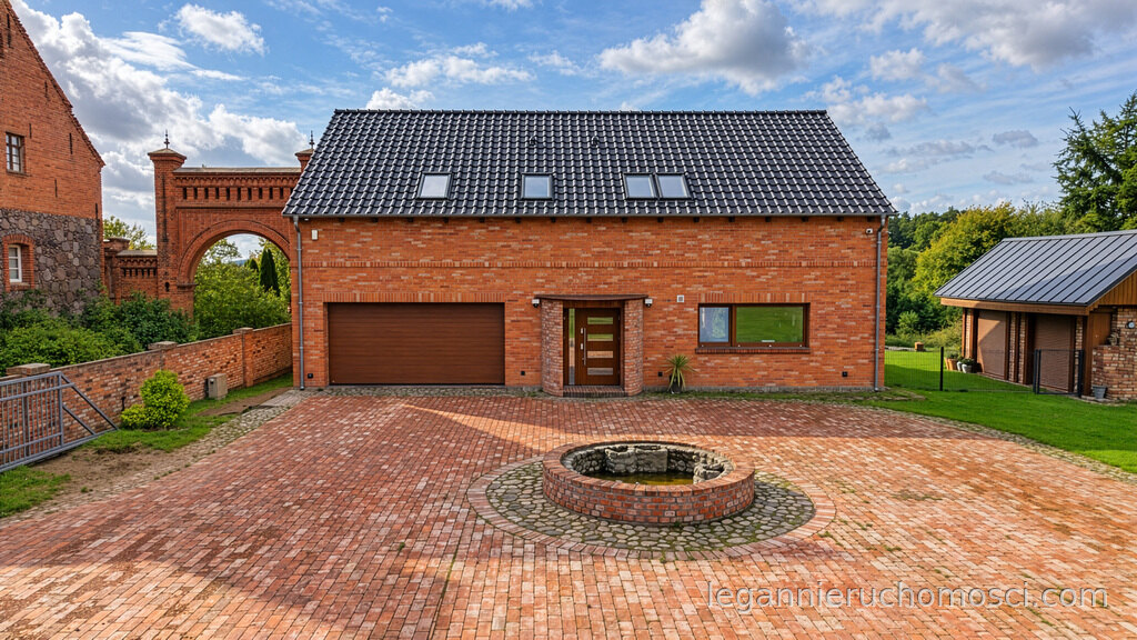 Dom, 4 pokoje, 220,00 m², Renice