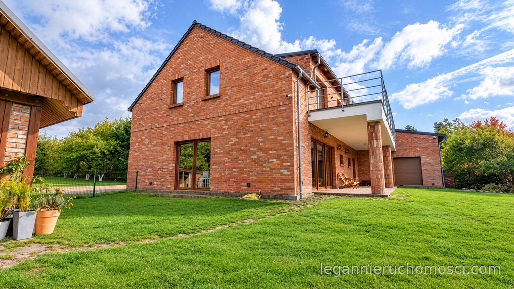 Dom, 4 pokoje, 220,00 m², Renice